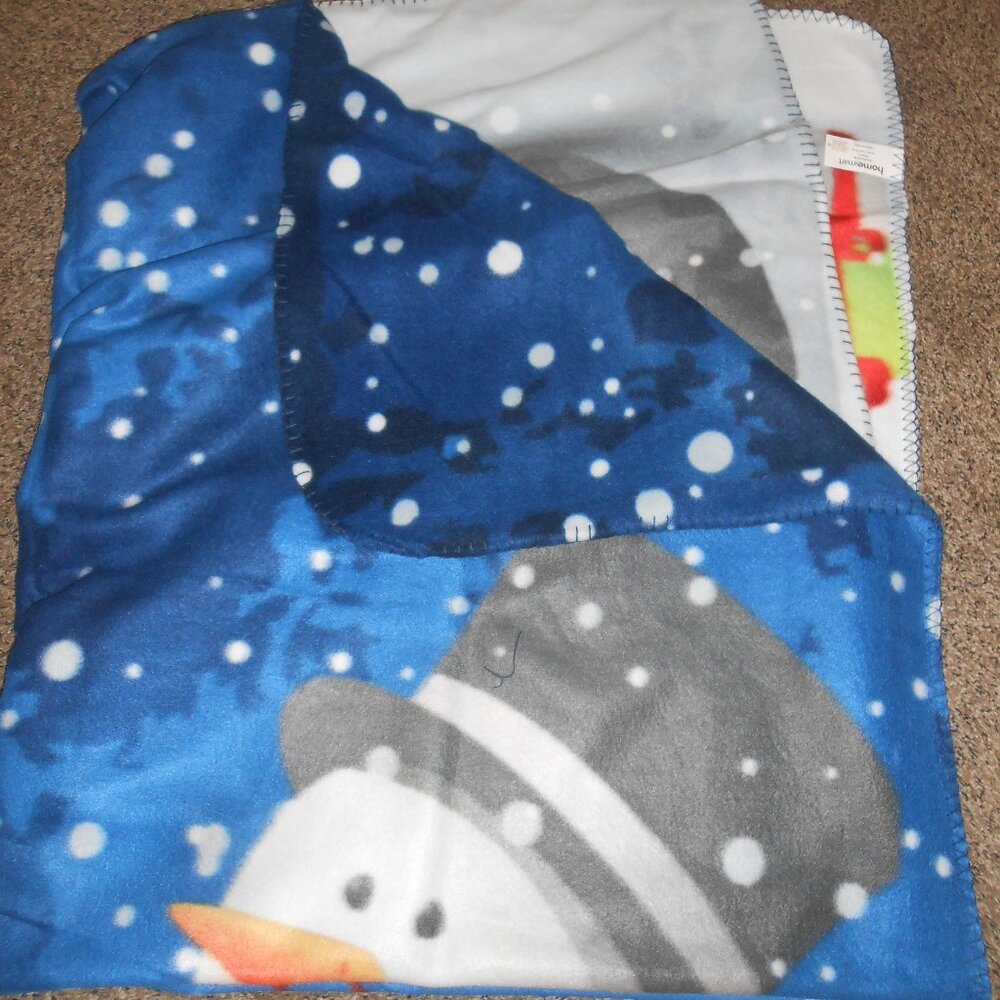 HOMESMART PLUSH REVERSIBLE BLANKET THROW SNOWMAN FLEECE DESIGN BIG 72X55" NWOT